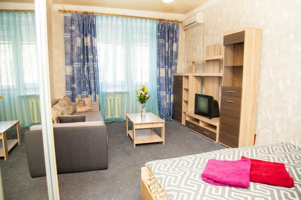 Semi-Luxury Apt On 82 Nezalezhnoi Ukrаiny Street Near Intourist Hotel Zaporizhia Екстериор снимка