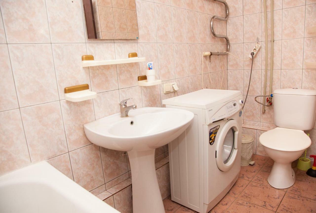 Semi-Luxury Apt On 82 Nezalezhnoi Ukrаiny Street Near Intourist Hotel Zaporizhia Екстериор снимка